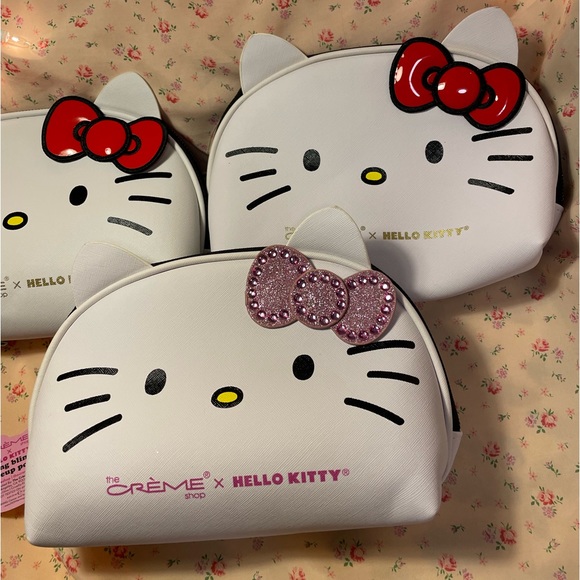 Hello Kitty Makeup Bag - Picture 2 of 5